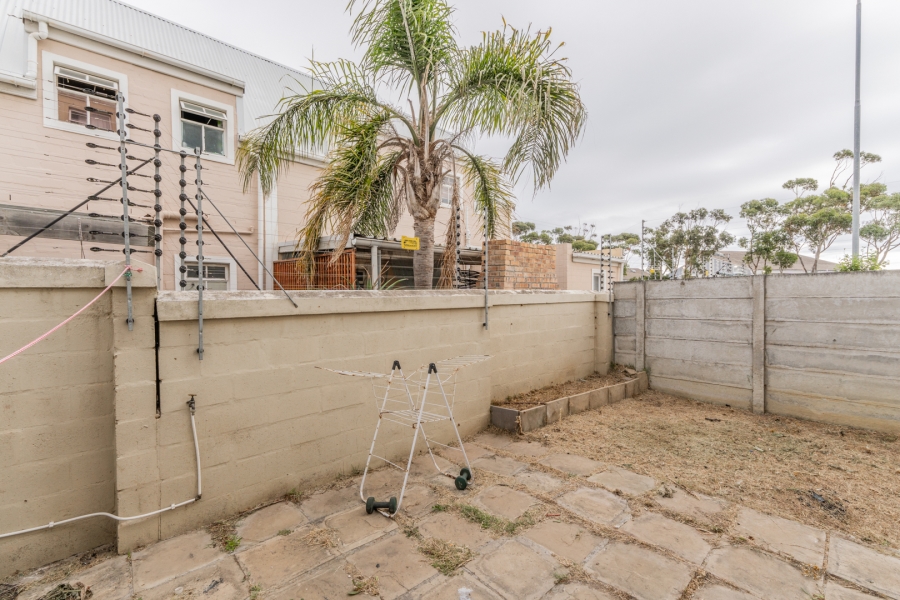 2 Bedroom Property for Sale in Guldenland Western Cape